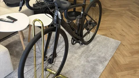 იყიდება ველოსიპედი Specialized Roubaix SL8 Sport Apex 2025