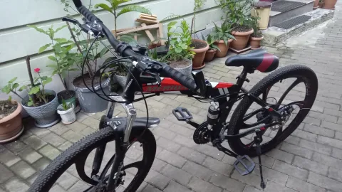 იყიდება ველოსიპედი